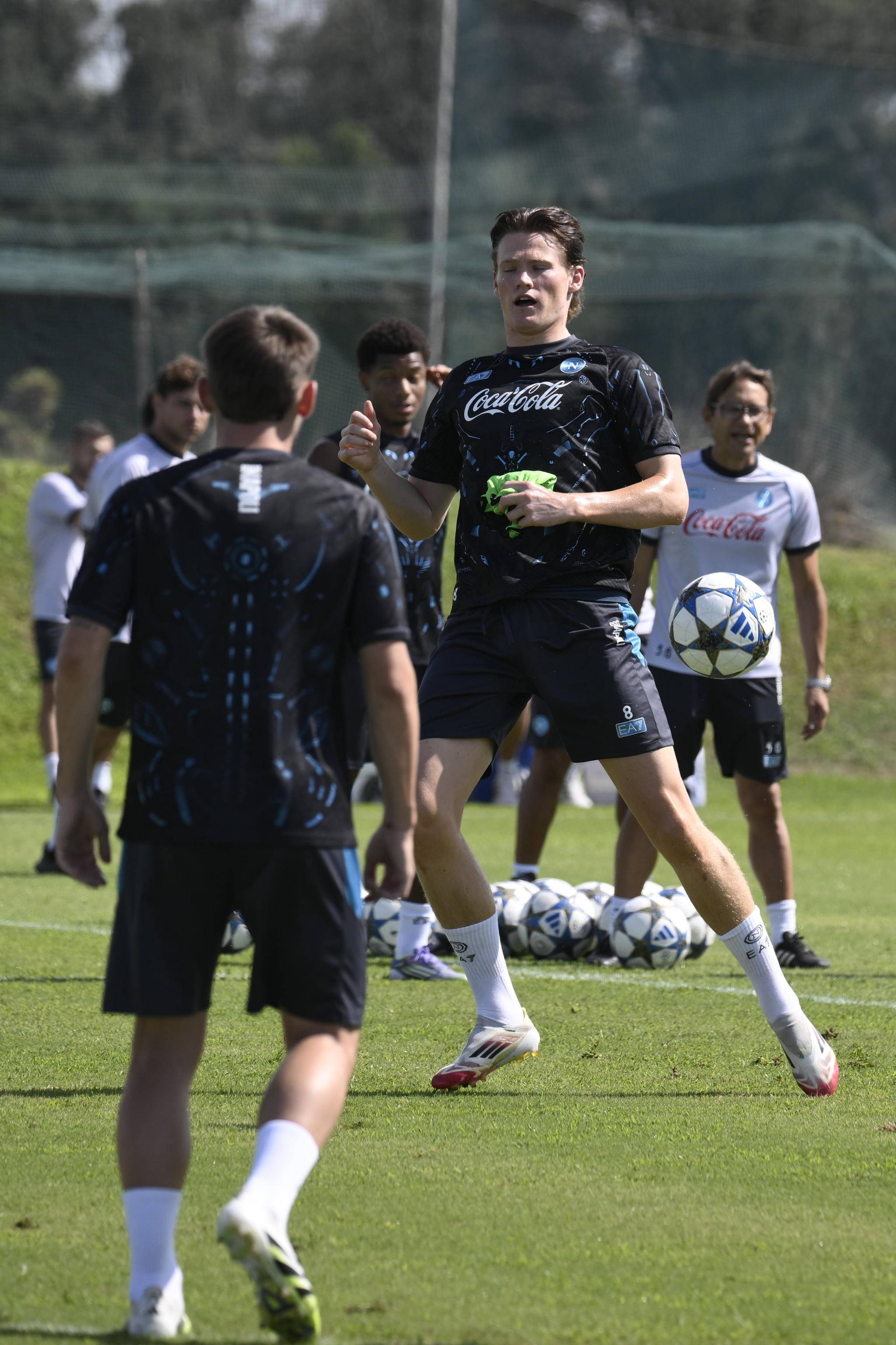 包含冲刺阶段曼联调整名单以备中超转会期多特蒙德备战欧冠,德布劳内在加拿大队比赛中惊险取胜瞬间刷屏的词条 包含冲刺阶段曼联调整名单以备中超转会期多特蒙德备战欧冠,德布劳内在加拿大队比赛中惊险取胜瞬间刷屏的词条