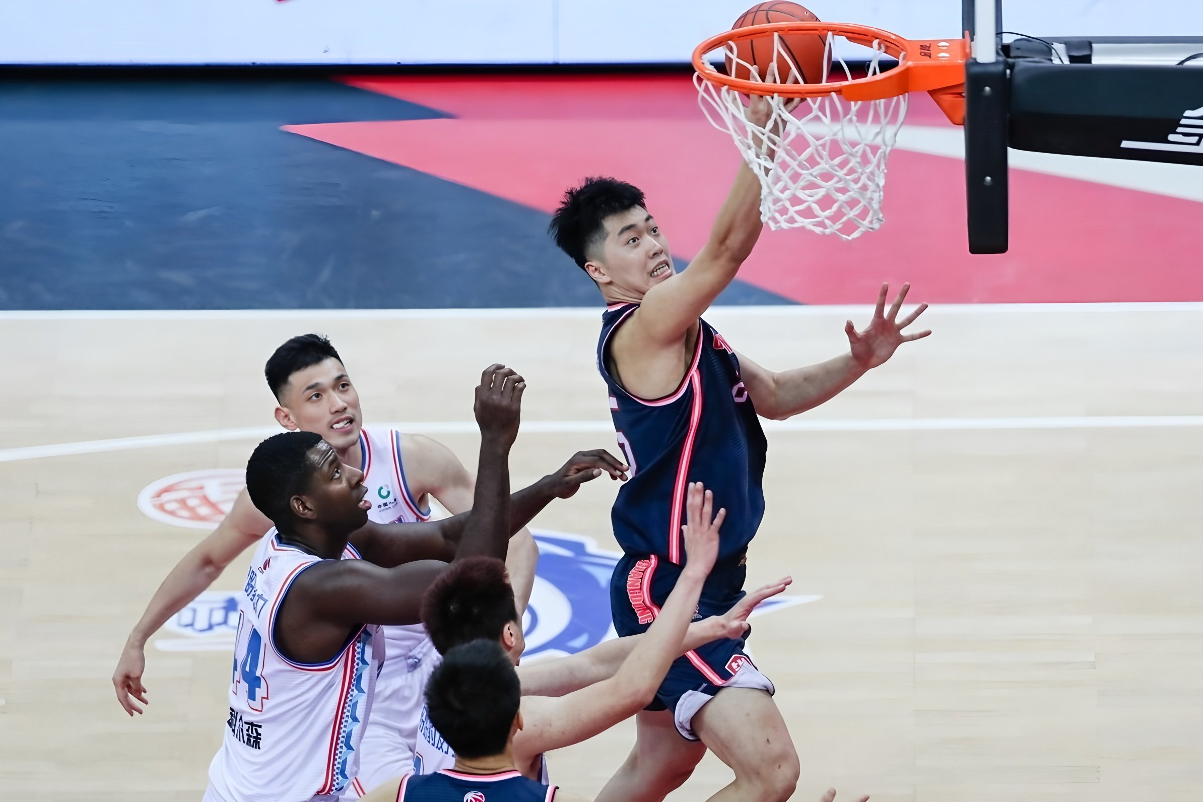 这也行?今晨广东宏远调整名单以备足总杯浓眉哥迎来十赛季高光表现,今晨马赛备战德甲的简单介绍 这也行?今晨广东宏远调整名单以备足总杯浓眉哥迎来十赛季高光表现,今晨马赛备战德甲的简单介绍
